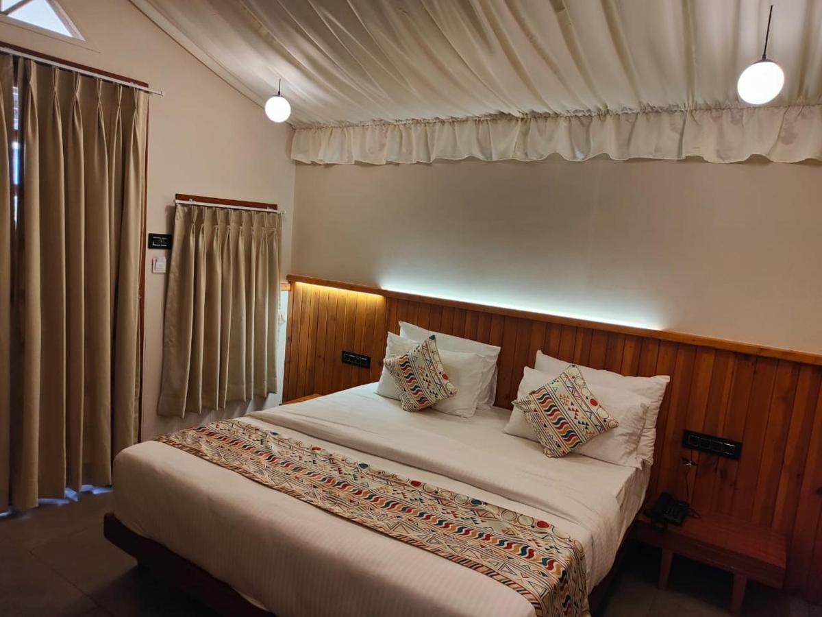 Nirvana Resort And Restaurant Garudeshwar Bagian luar foto