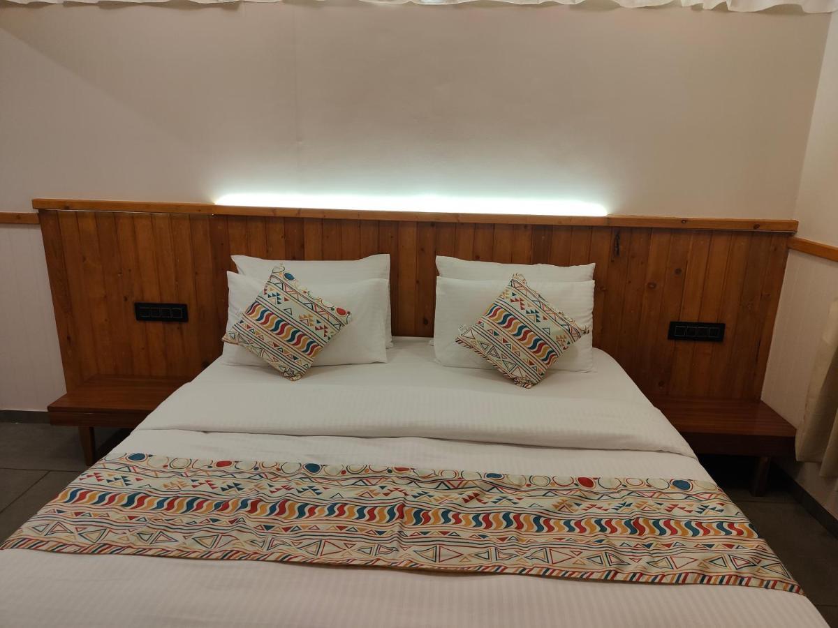 Nirvana Resort And Restaurant Garudeshwar Bagian luar foto