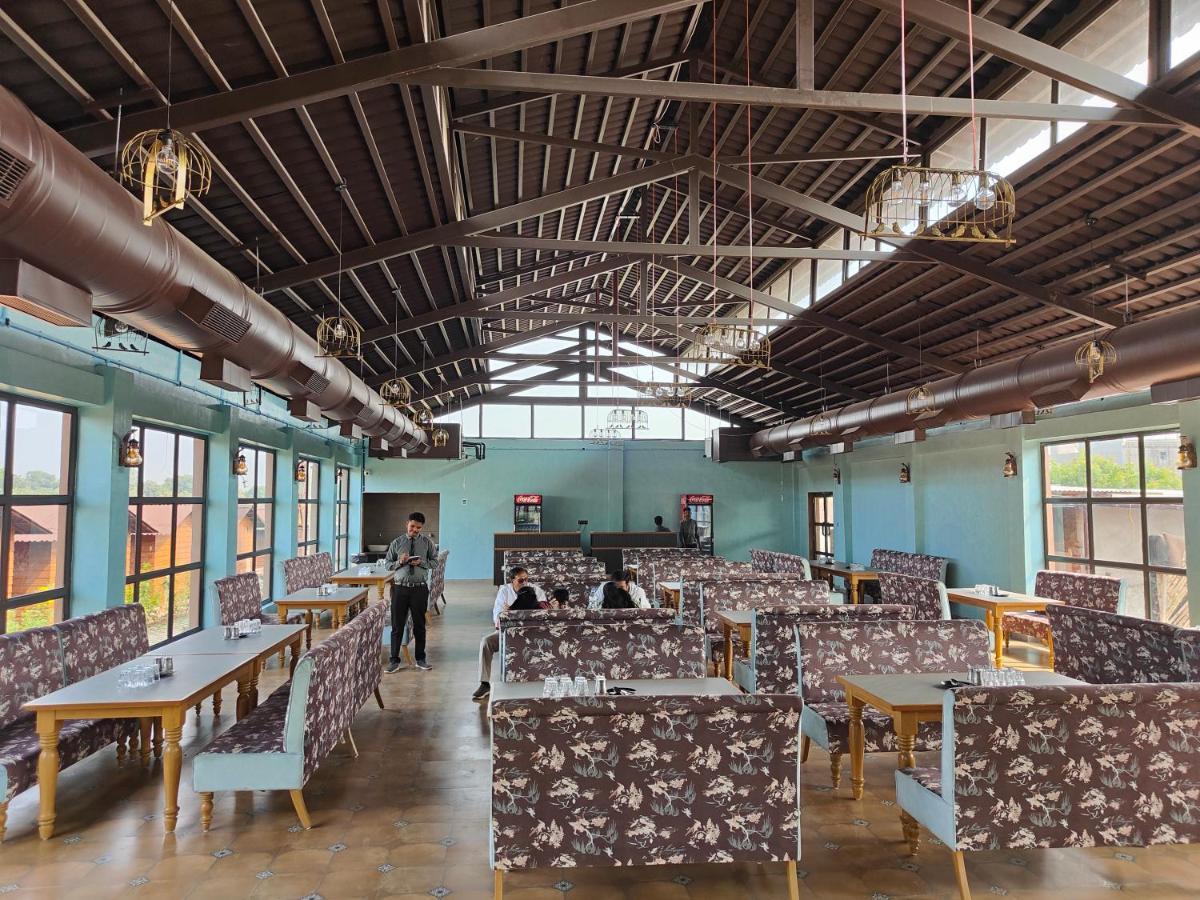 Nirvana Resort And Restaurant Garudeshwar Bagian luar foto